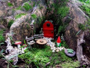 fairy garden ideas tree house VQAKOGS