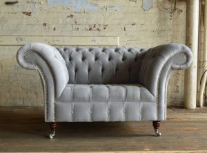 ... naples silver grey velvet chesterfield snuggle chair front EALTOTC