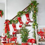 christmas decorating ideas a colorful entryway FADMAFL