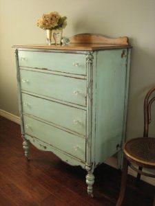 painted, vintage furniture is so easy to live with- p.s. vintage find VCYNTSP