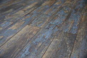 distressed wood flooring decoration in distressed wood laminate flooring distressed flooring the  look and feel XGJYFXJ