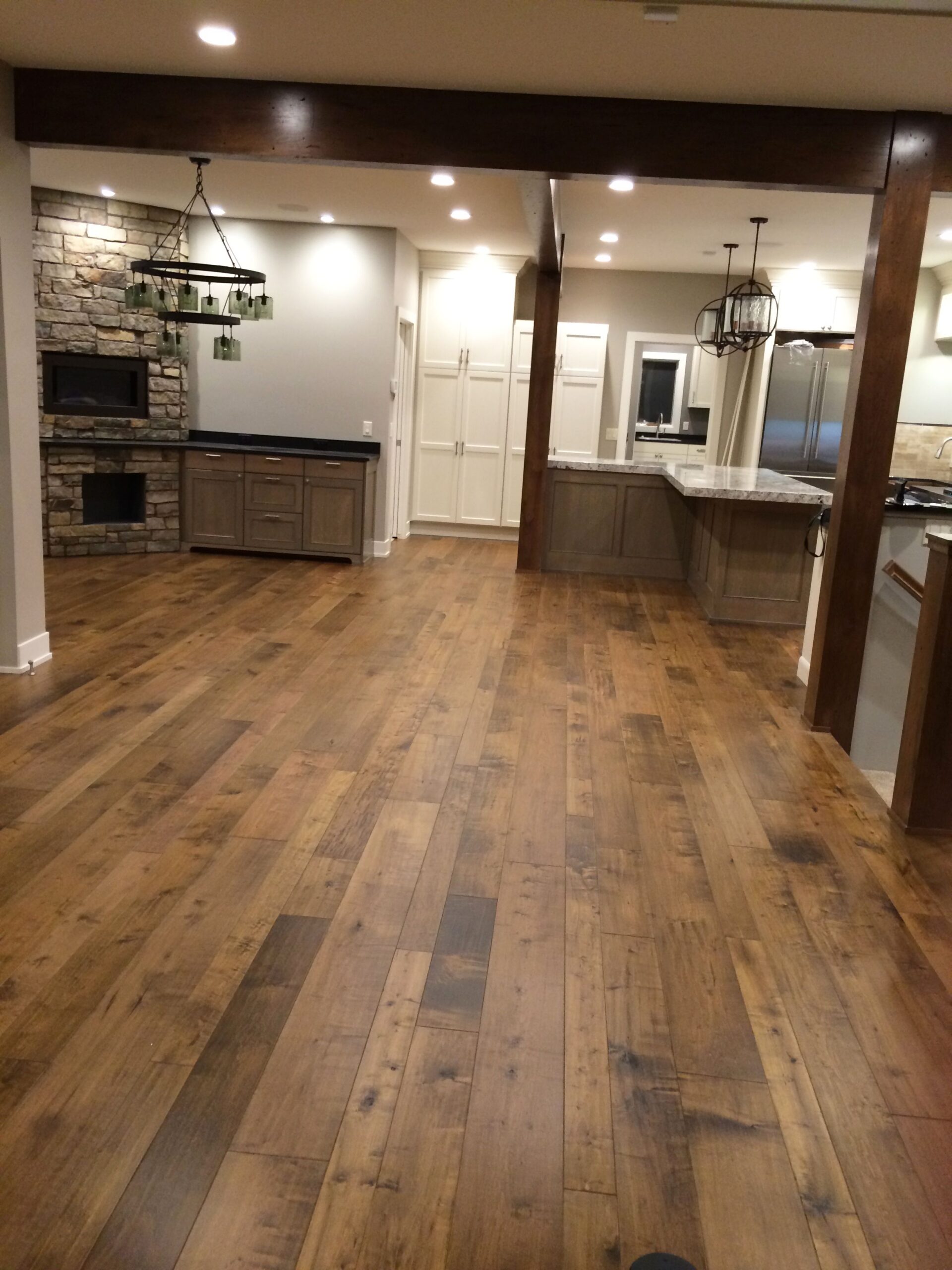 Get the best décor by using hard wood
floors