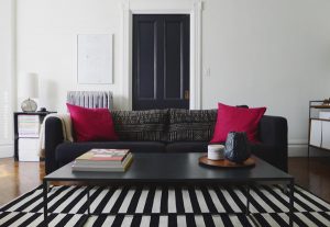 Tip Of The Week: Black and White Striped Rugs | Décor Aid