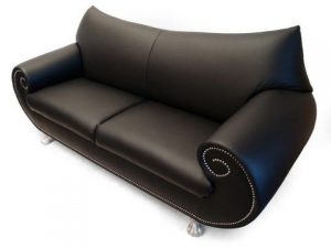 GAUDI: black leather armchair. Characteristics: intrigue, comfort