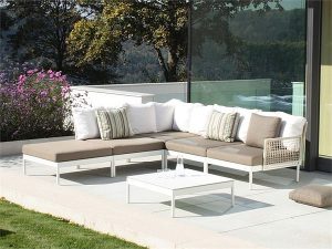 Modular lodge lounge furniture for the garden