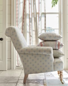 Traditional country armchairs | Upholstered chairs & fabric sofas