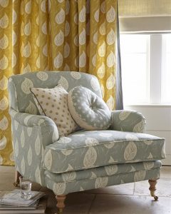 Traditional country armchairs | Upholstered chairs & fabric sofas