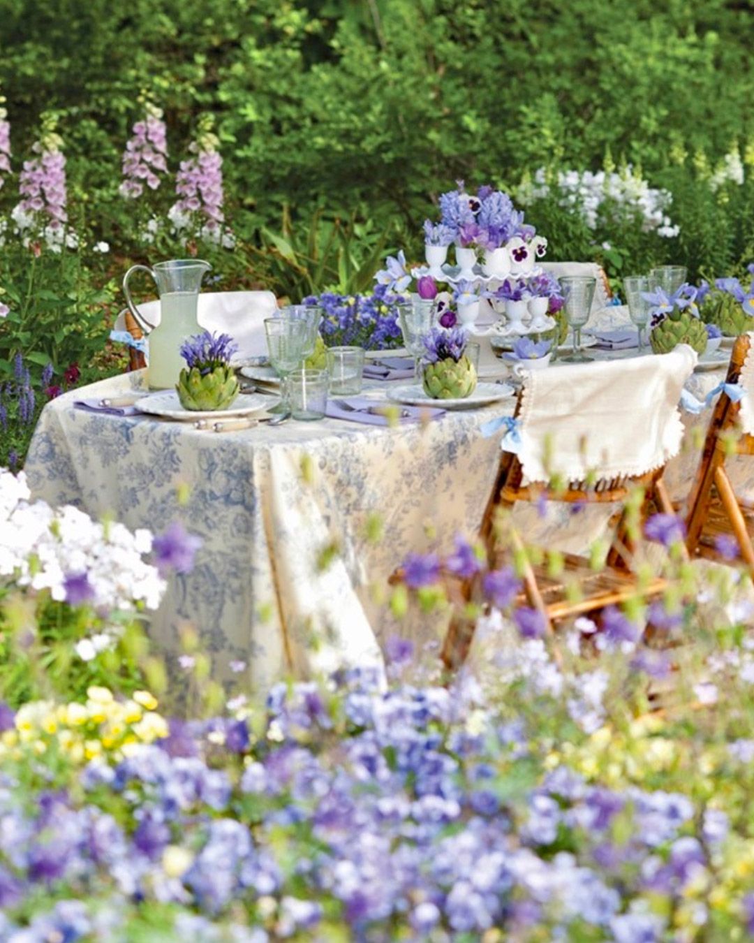 Get Creative with Your Garden Table Decor