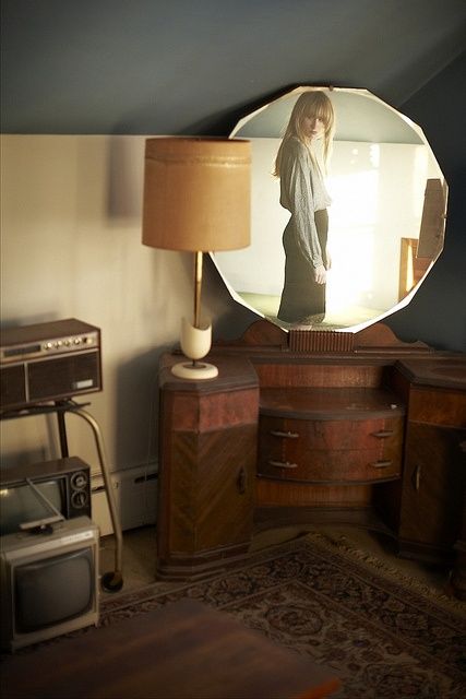 The Beauty of Dressing Table Mirrors