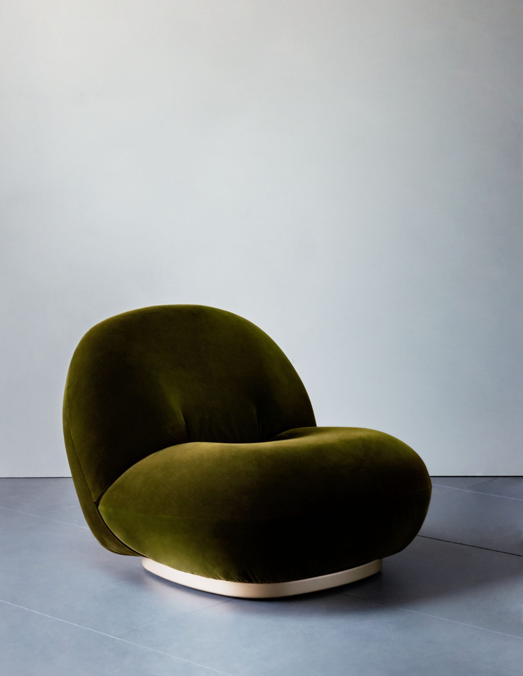 The Art of Upholstered Chairs and Sofas