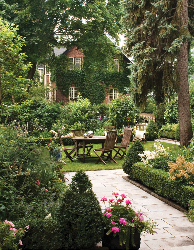 Exploring the Romance of English Gardens