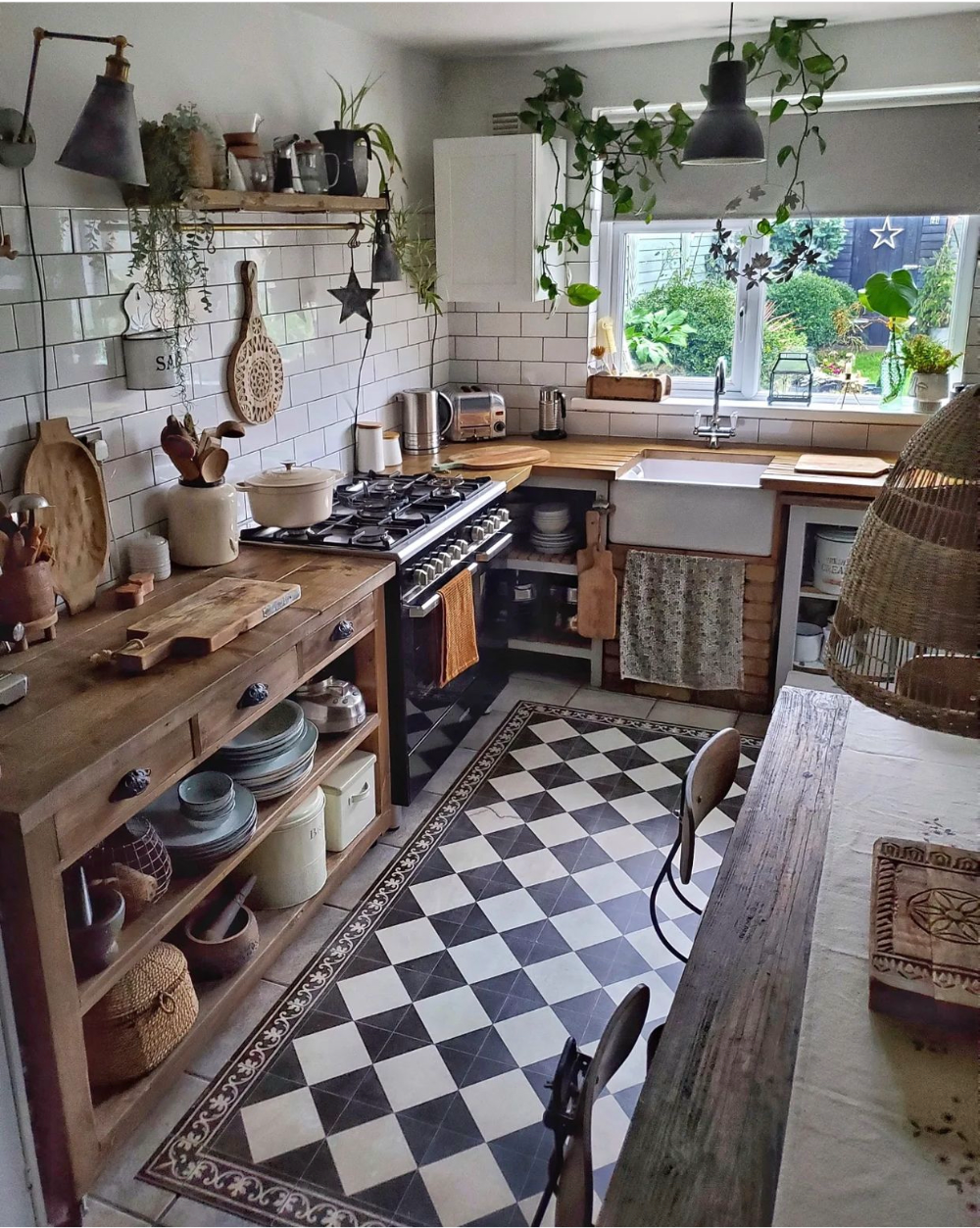 The Timeless Charm of Kitchen Decor