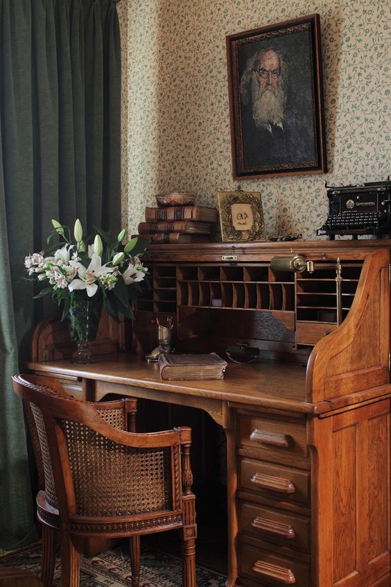 Exploring the Charm of Vintage Furniture