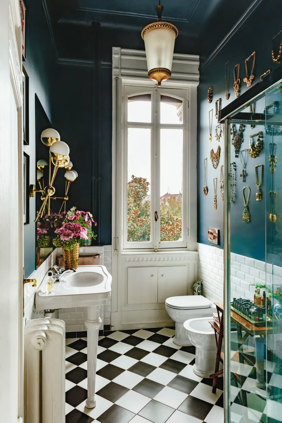 The Art of Creating a Luxurious Bathroom