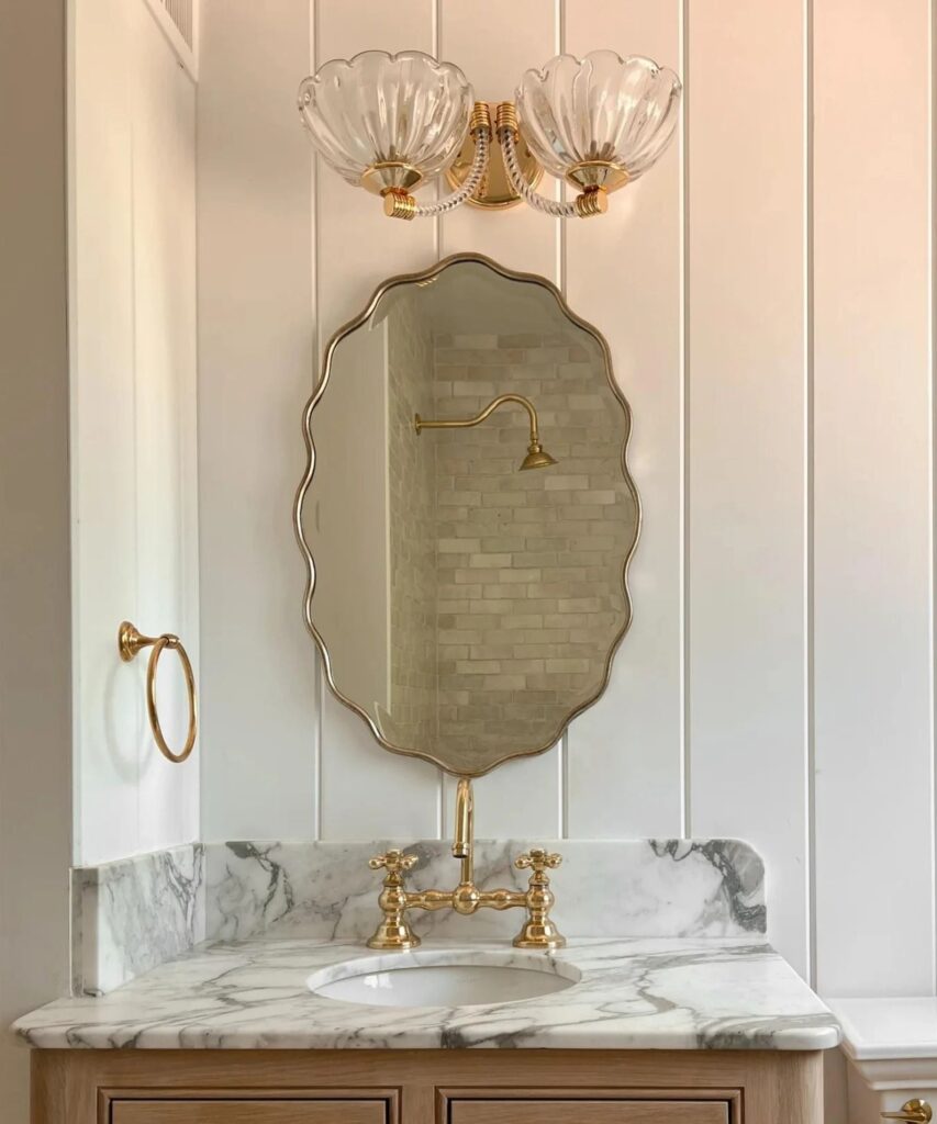 1713837388_bathroom-mirror.jpg