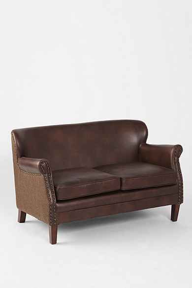 The Appeal of Compact Leather Loveseats