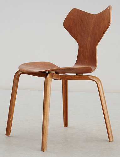 The Timeless Beauty of Teak Chairs