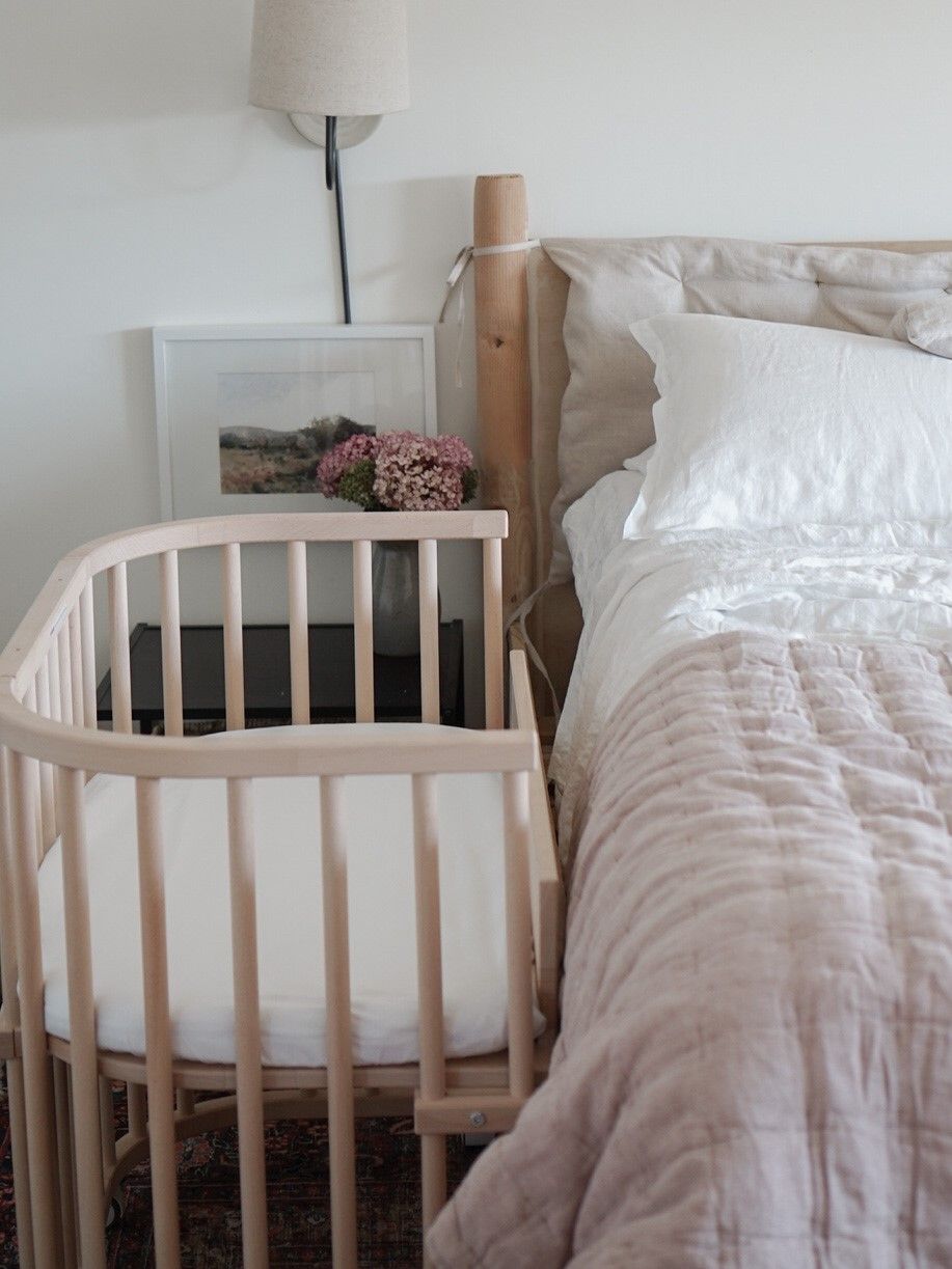 Creating a Safe and Cozy Sleep
Environment with a Bedside Crib