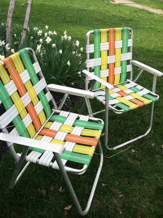 How to Fold Lawn Chairs with Ease