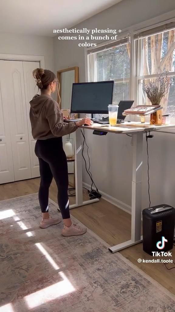 Benefits of Using a Sit-Stand Desk