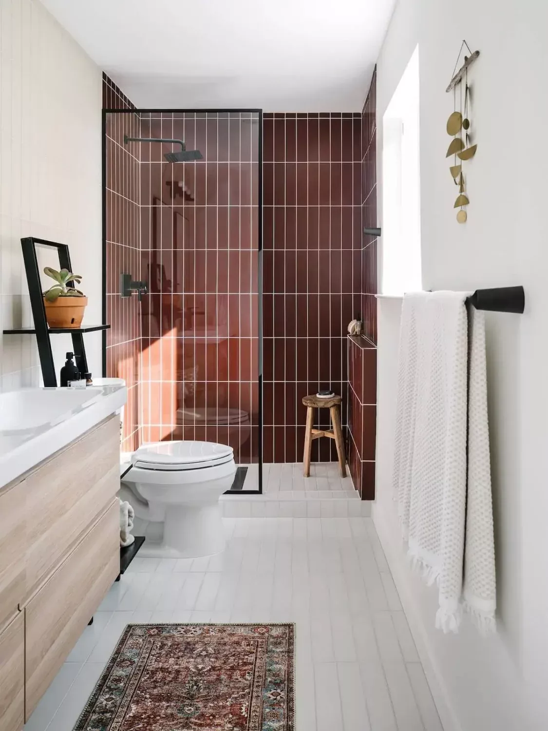 Space-Saving Ideas for Petite Bathrooms