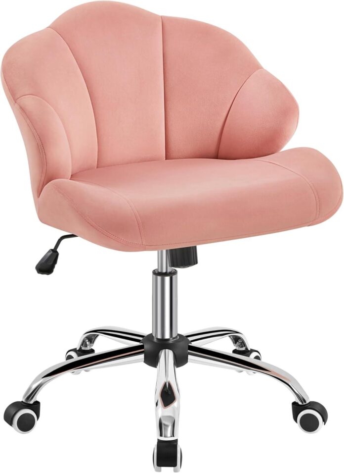 Why We Love the Yaheetech Velvet Shell Swivel Chair for Home