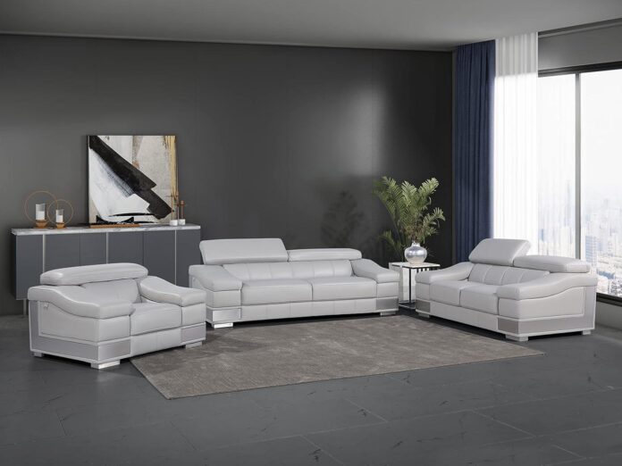 Our Take on the BlackJack Salerno: Sleek Italian Leather Style