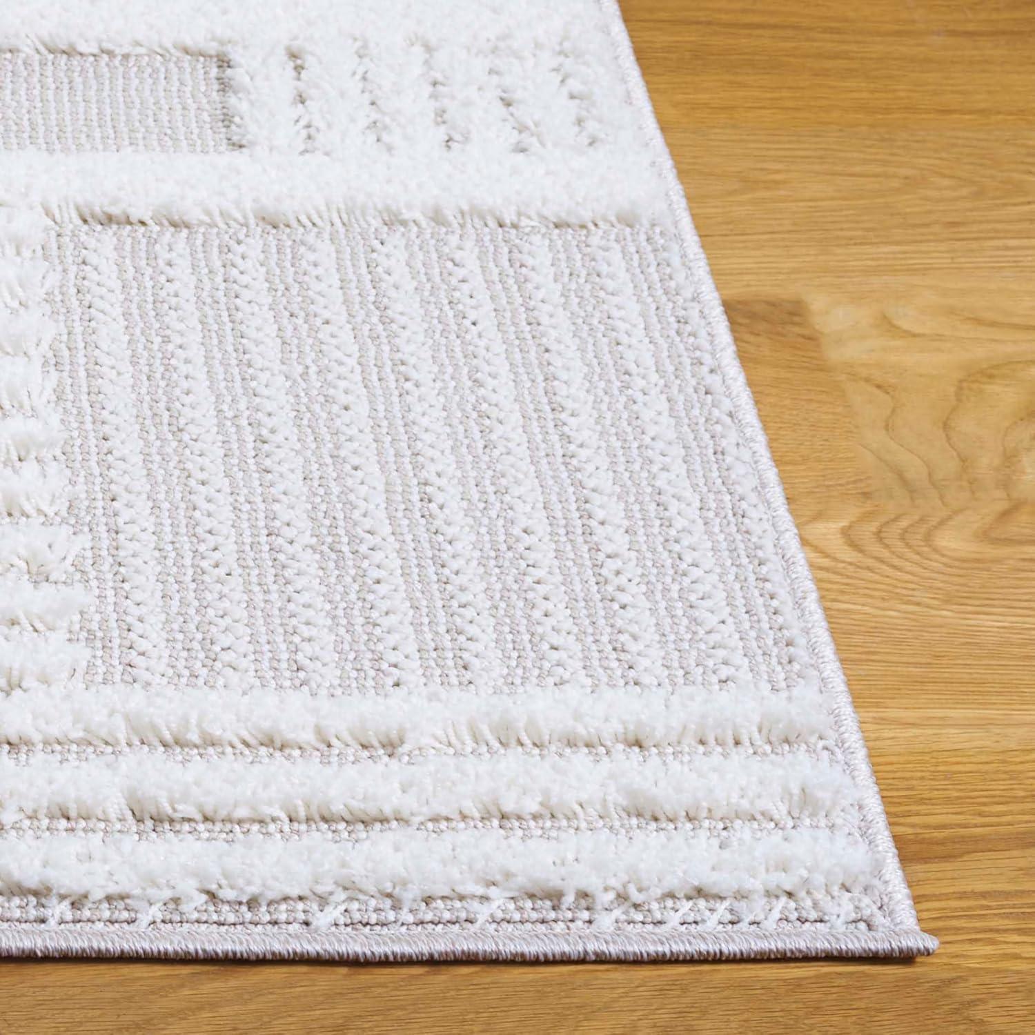 Why We​ Love the SAFAVIEH Trends rug: Cozy, Stylish & Easy Care
