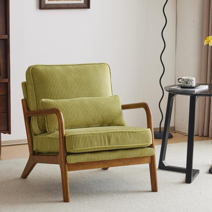Why We Love the Karl Mid-Century Modern Lounge Chair in Green