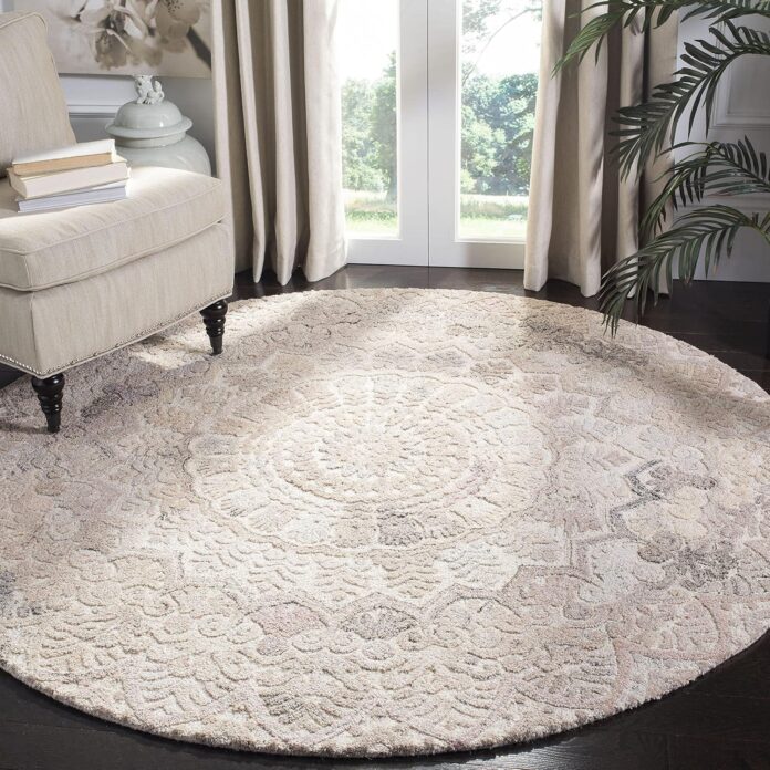 Our Take on the SAFAVIEH Marquee Wool Rug: Timeless Elegance