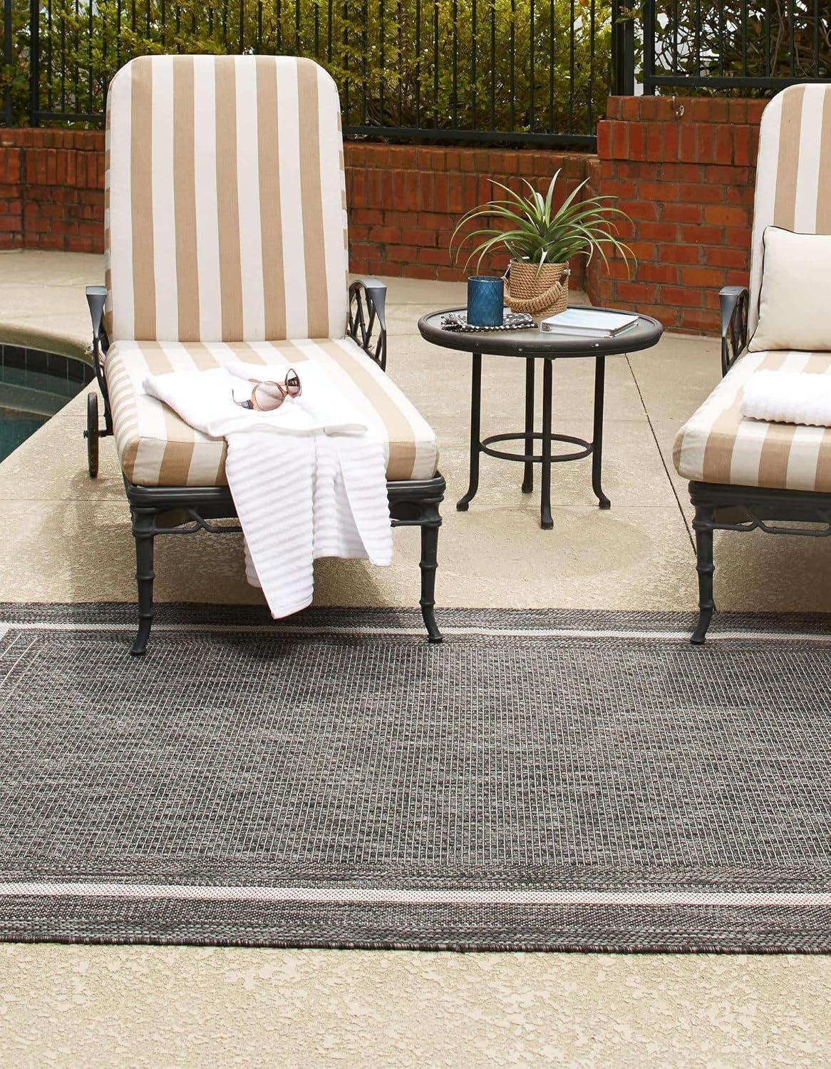 Our Take‍ on Unique Loom's Outdoor Border Rug: Style Meets Durability