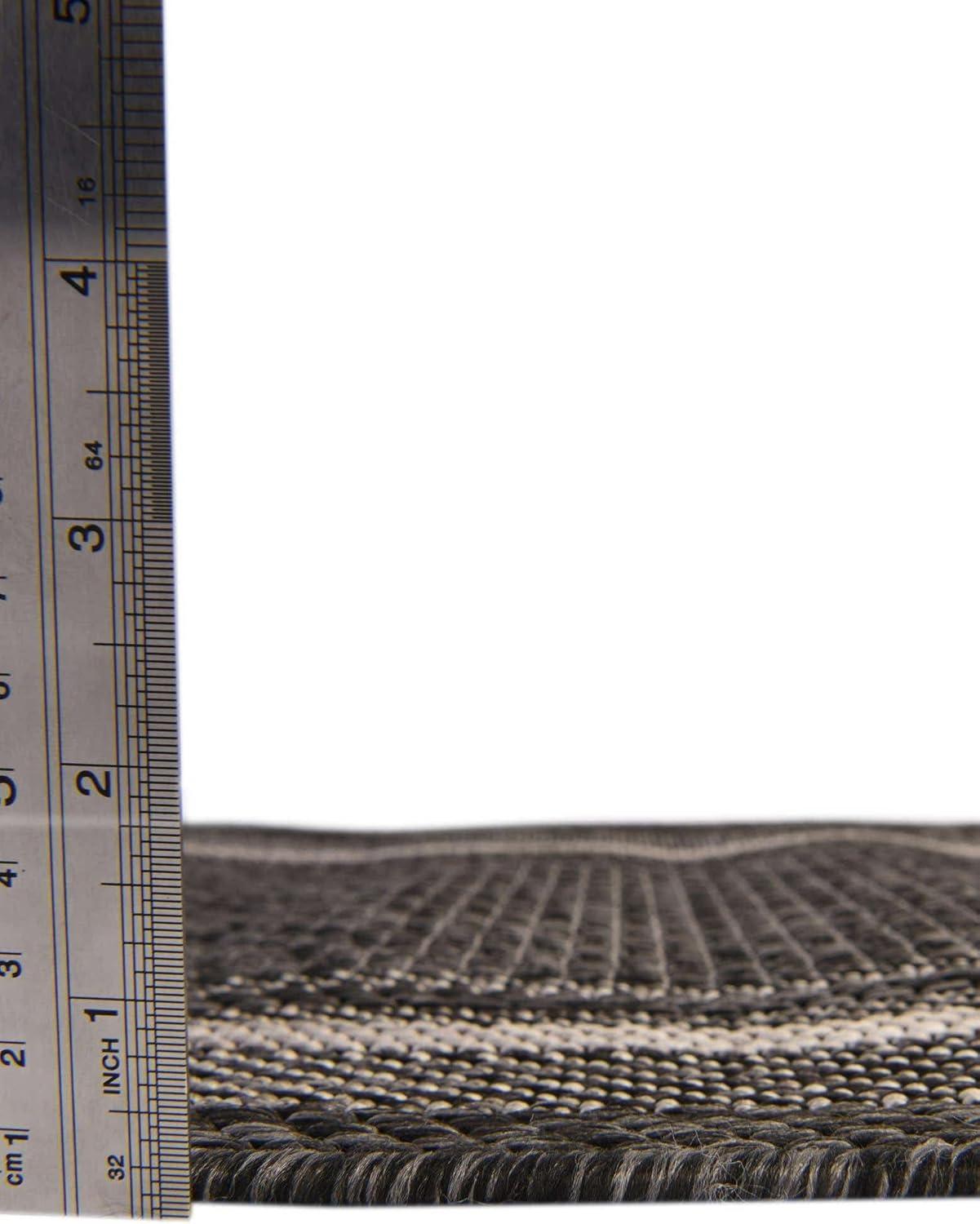 Our Take on Unique Loom's Outdoor Border Rug: Style ⁢Meets Durability