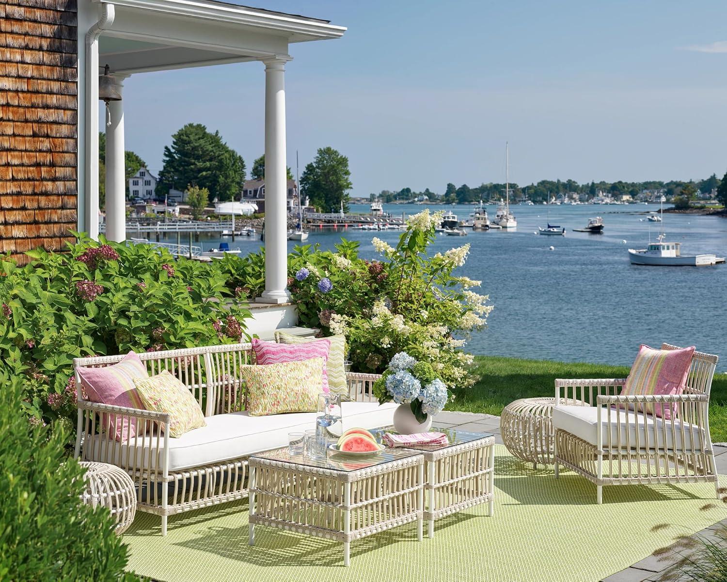 Why We Love the Dash & Albert Finn Sprout Rug for Indoors & Out