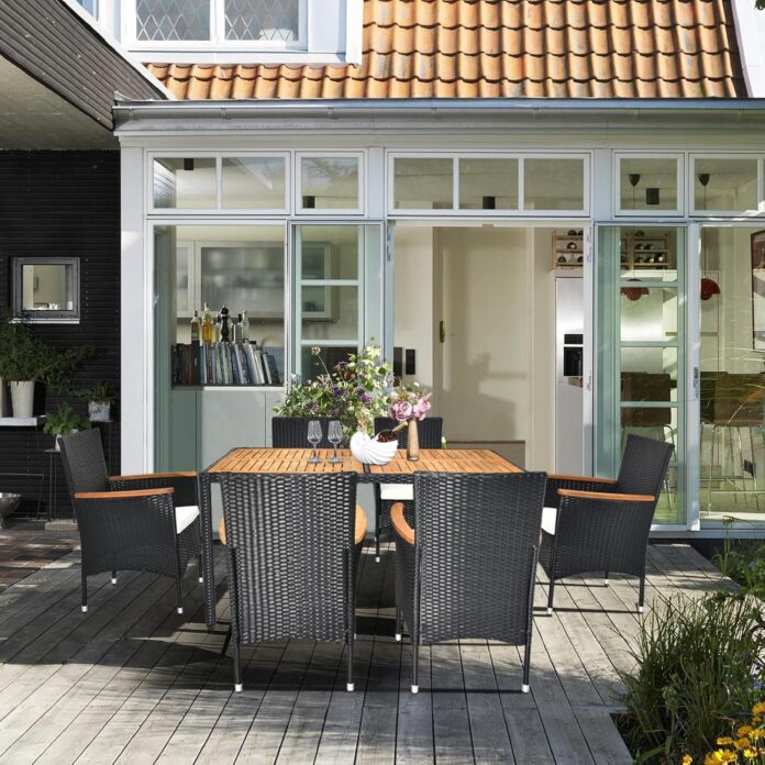 Gathering In Style Exploring A 7 Piece Outdoor Dining Set